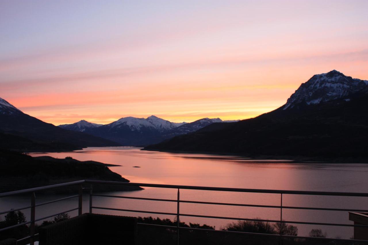 Leparadisachorges Exteriör bild