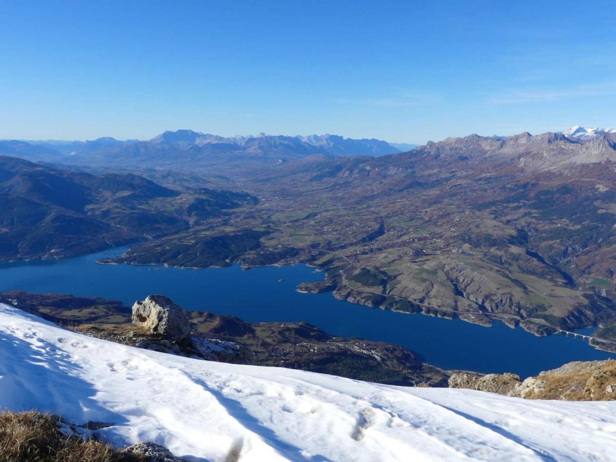 Leparadisachorges Exteriör bild
