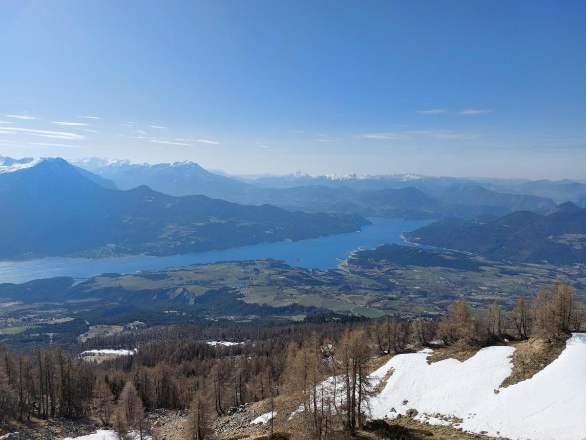 Leparadisachorges Exteriör bild