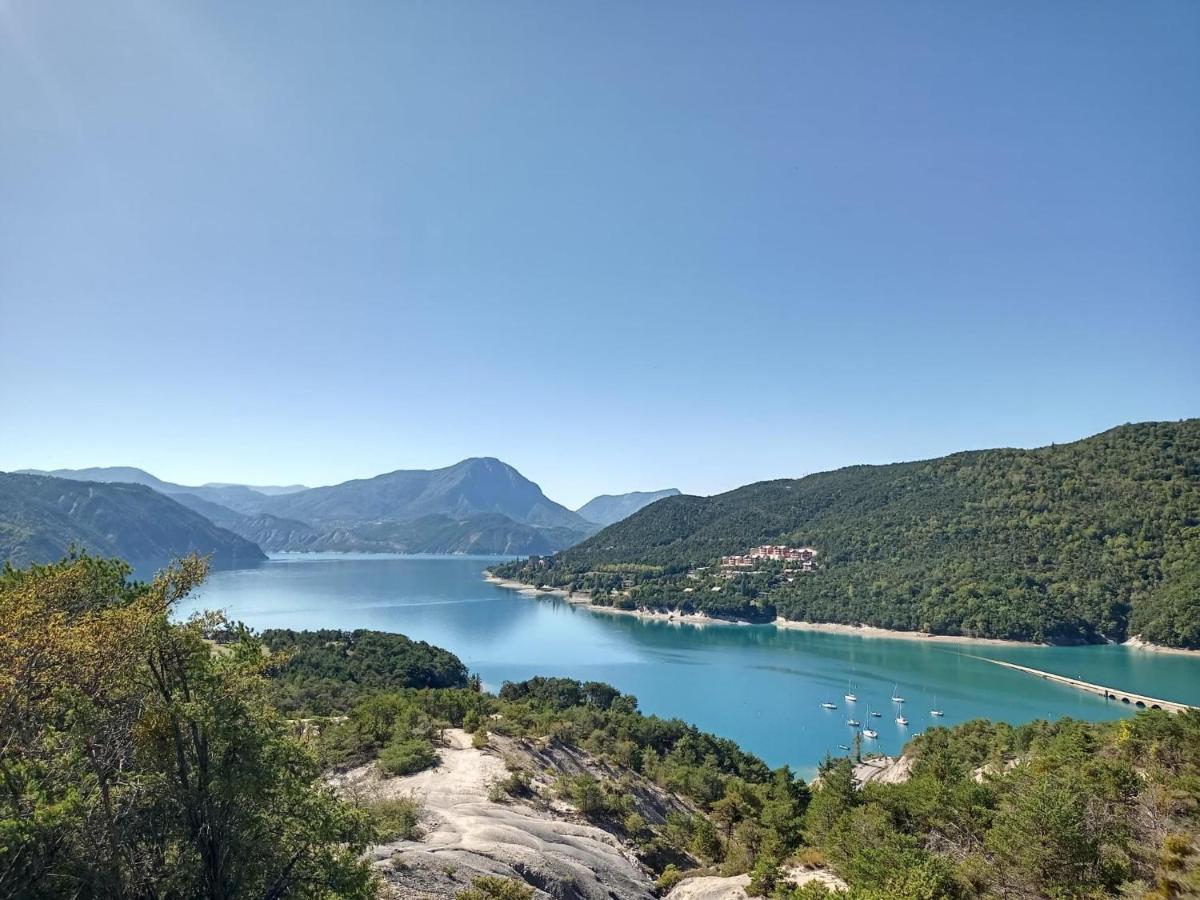 Leparadisachorges Exteriör bild